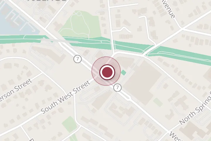 Street map around 944 W Broad St, Falls Church, with a pin at Chasin' Tails: Seafood that Celebrates!