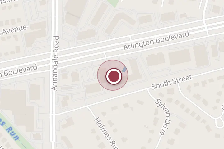 Street map around 6633 Arlington Blvd, Falls Church, with a pin at La LLajta Bar & Grill