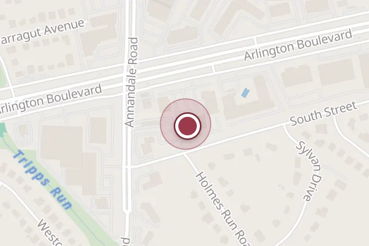 Street map around 6653 Arlington Blvd, Falls Church, with a pin at Miu Kee