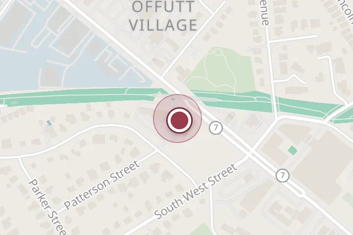 Street map around 1063 W Broad St, Falls Church, with a pin at Robeks Fresh Juices & Smoothies