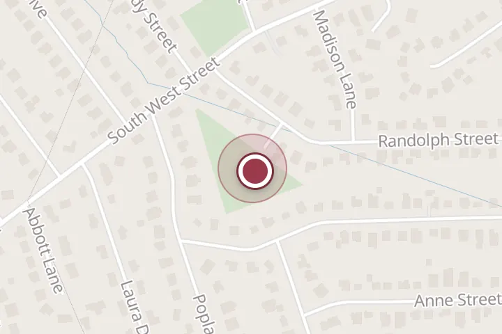 Street map around Roberts Park, 510 Lynn Pl, Falls Church, with a pin at Roberts Park