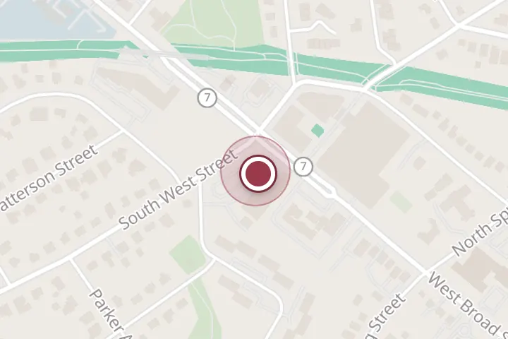 Street map around 935 W Broad St, Falls Church, with a pin at Taco Bell